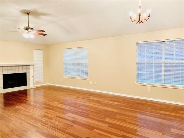 Foto del edificio - 2921 Lake Valley Dr