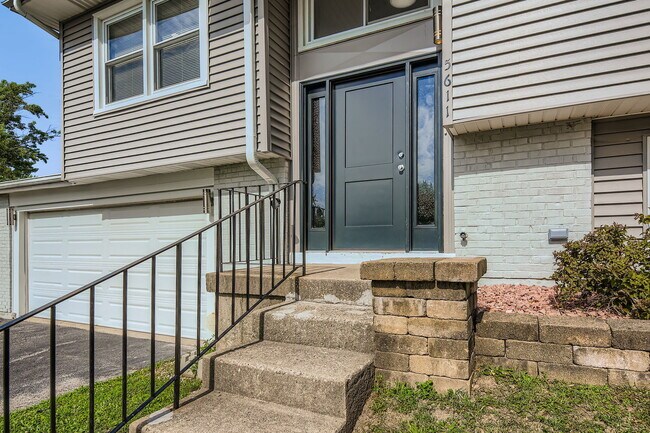 Building Photo - 5611 Allemong Dr
