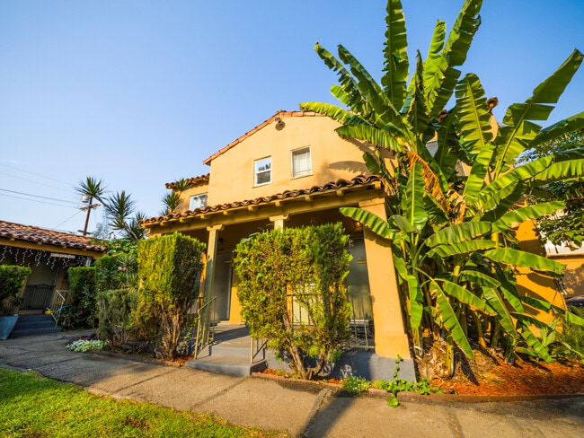 Building Photo - 5225 De Longpre Ave