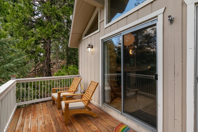 Building Photo - 26291 Lake Forest Dr