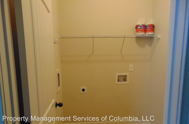 Building Photo - 5 br, 3.5 bath House - 307 Lake Frances Dr.