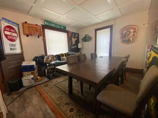 Foto del edificio - $625 | ROOMMATE WANTED | 7 Bedroom, 3 Bath...