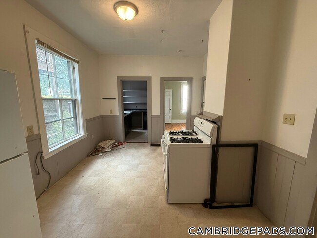 Foto del edificio - 55 Rindge Ave