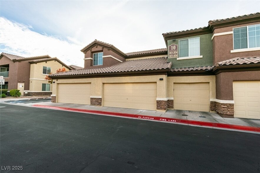 Foto principal - 8324 W Charleston Blvd