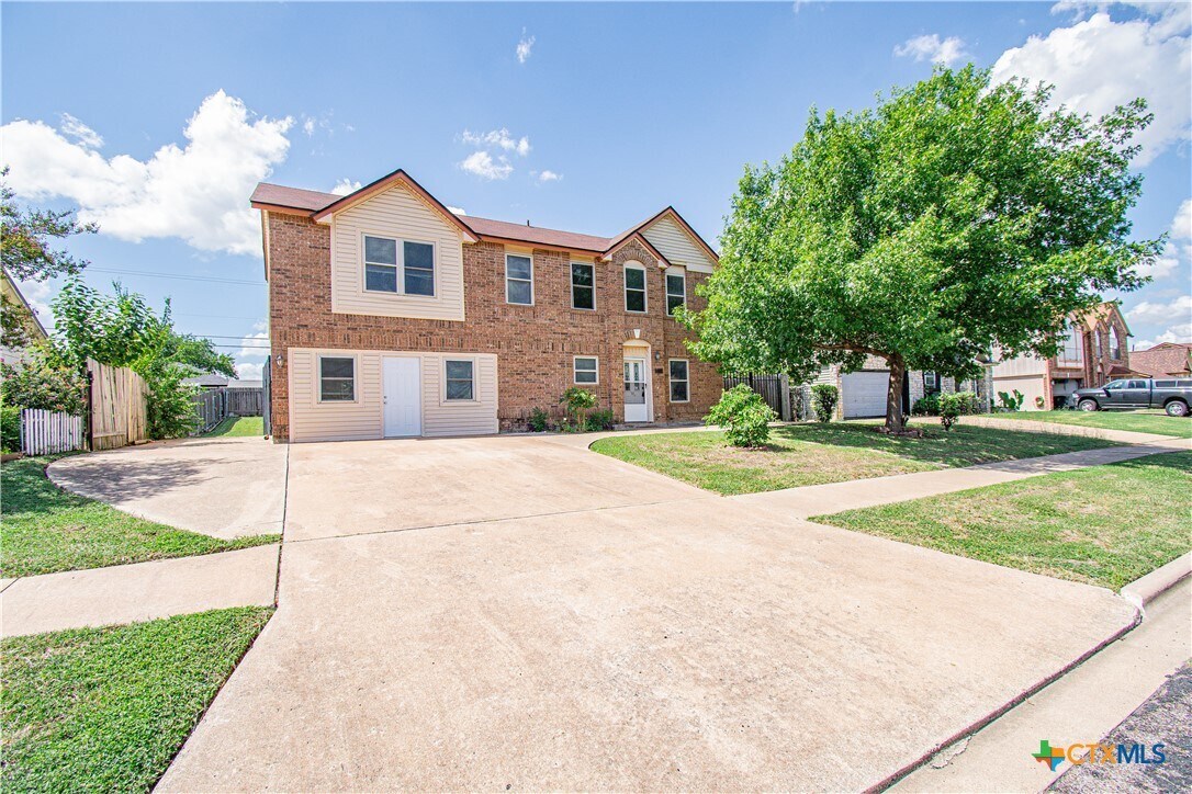 Foto principal - 5011 White Rock Dr