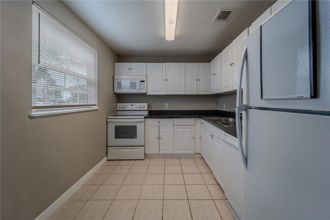 Building Photo - 4051 Dijon Dr