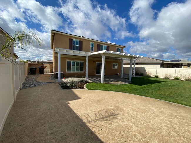 Foto del edificio - Beautiful Home in Perris