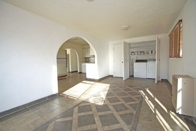 Foto del edificio - 989 Avenida de las Campanas