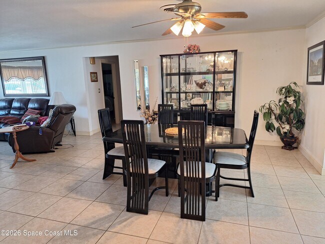 Foto del edificio - 279 Ellwood Ave