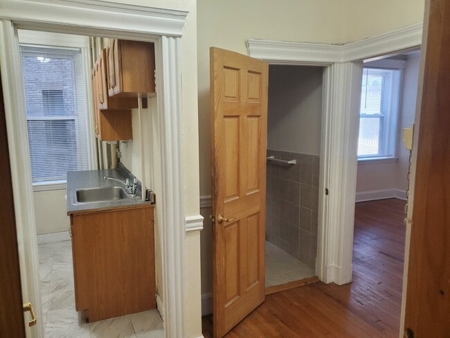 Building Photo - 360 Riverway