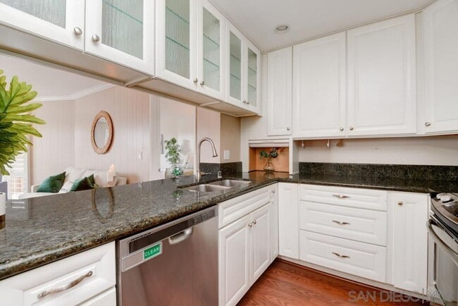 Building Photo - Fully Renovated 2 Bedroom 2 Bathroom Condo on the Water!