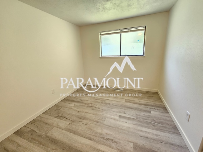 Building Photo - Remodeled 3 bedroom 2 Bathroom!