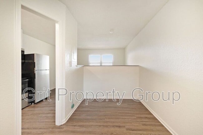 Building Photo - 6924 N Olive St