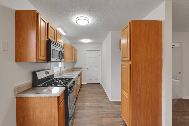 Building Photo - 315 Malibu Canyon Dr