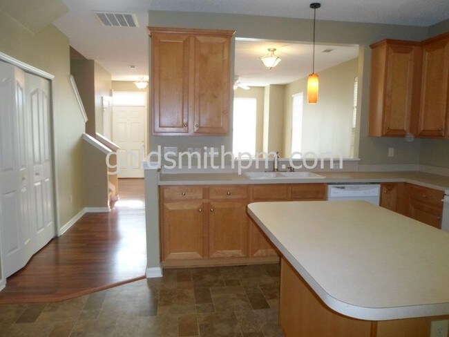 Building Photo - 211 Nimbus Ct