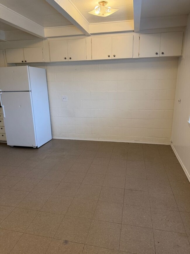 Foto del edificio - 8580 Lybbert Dr NE