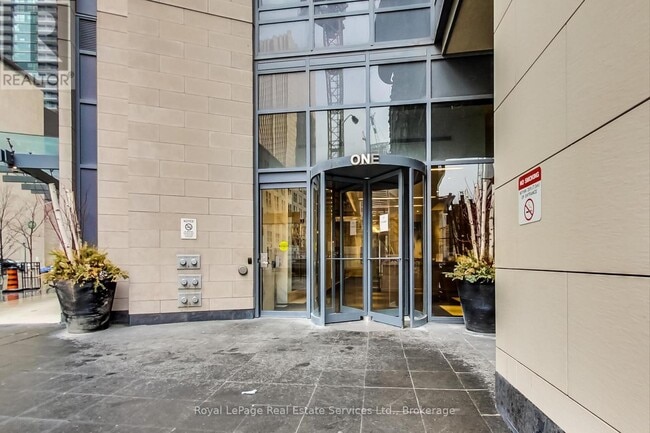 Building Photo - 1 The Esplanade