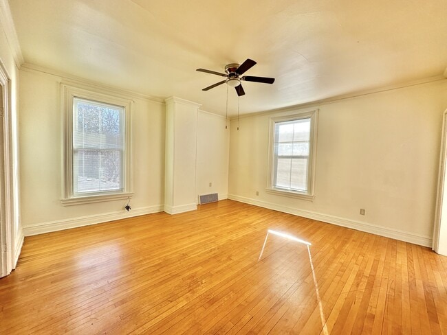 Building Photo - 255 S Jackson St
