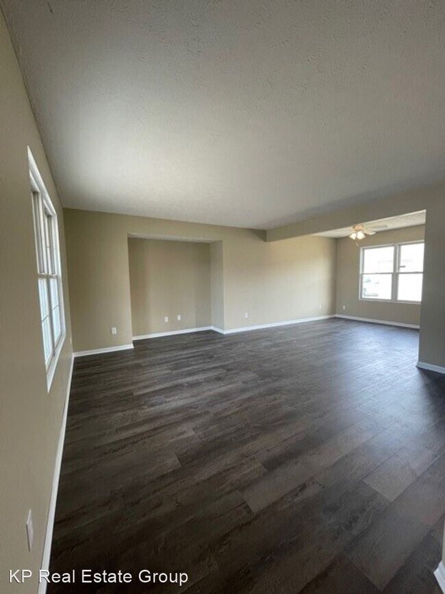 Building Photo - 3 br, 1.5 bath House - 3646 Roll Call Dr