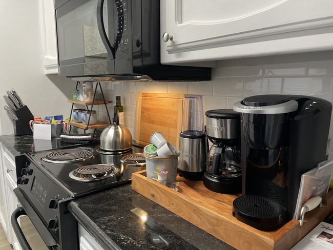 Kitchen - 10058 Jefferson Hwy