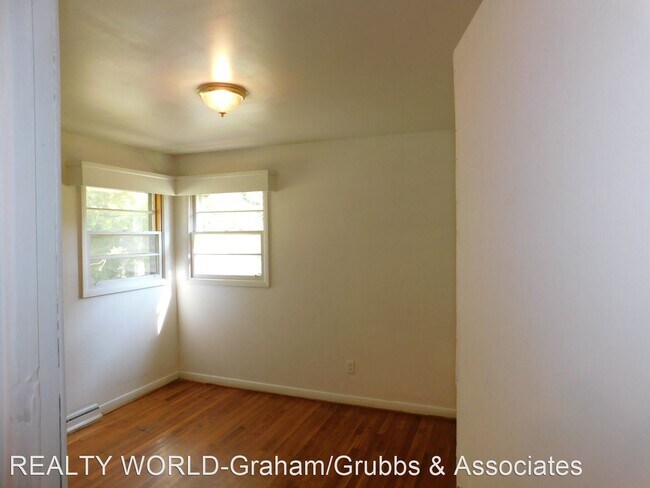 Building Photo - 3 br, 1 bath House - 13141 Church Street