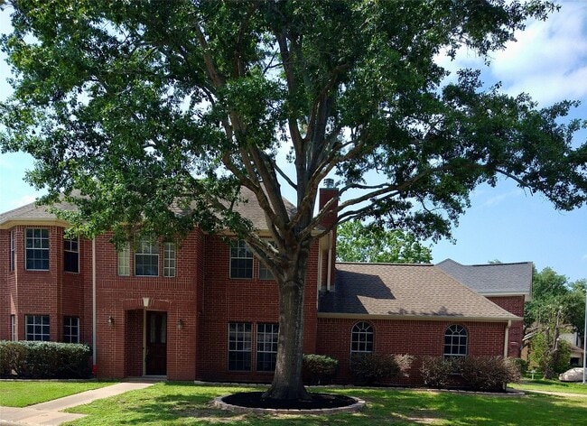 Building Photo - 7211 N Hearthstone Green Dr