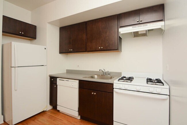 Building Photo - 1532 N Kedzie Ave
