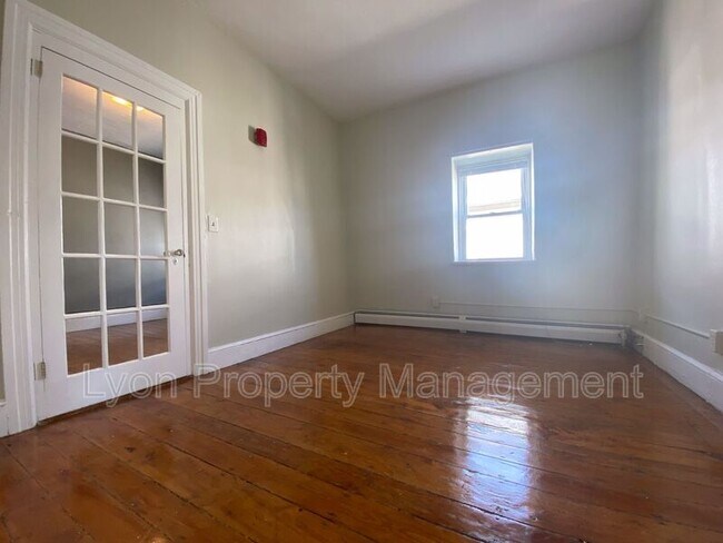 Foto del edificio - 124 Vinton St