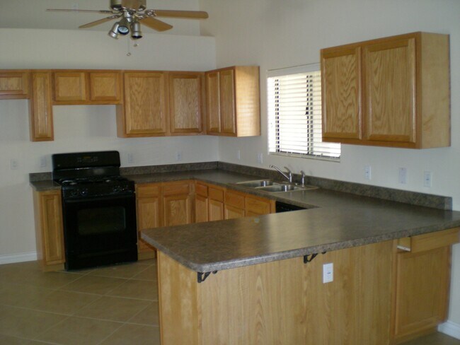 Building Photo - 4012 N 86th Dr