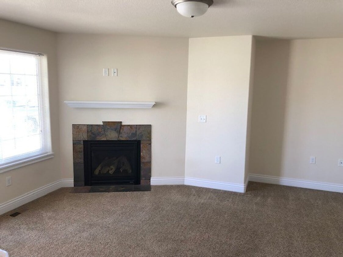 Building Photo - 115 Montalto Dr