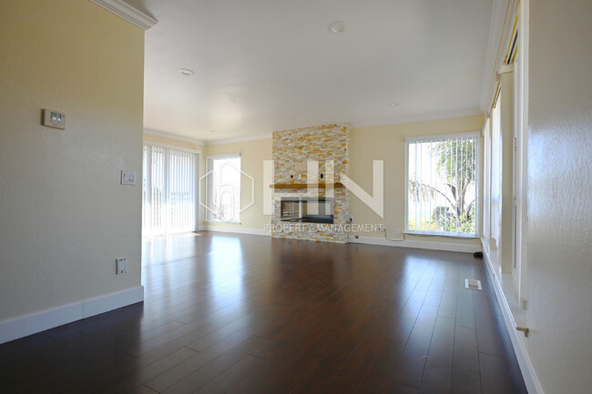 Foto del edificio - 3517 Sandpiper Ct