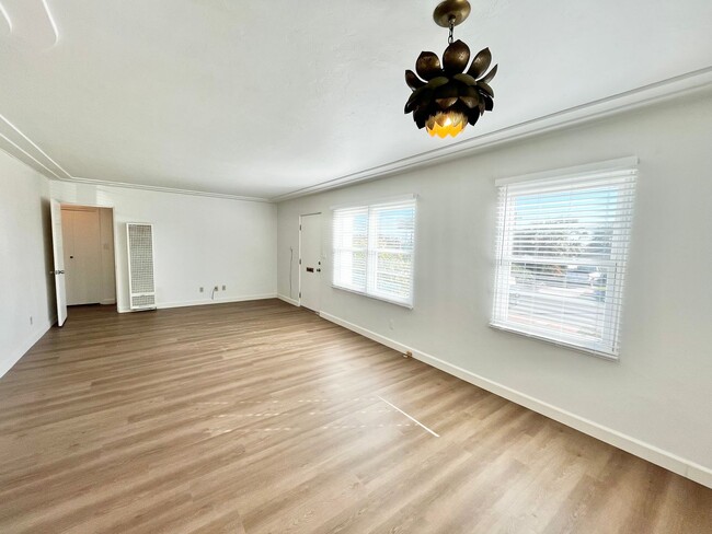 Building Photo - Beautiful 3B 2BA Home in Pacific Beach w/ ...