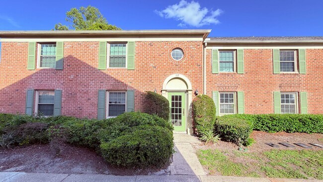 Foto del edificio - Timeless Charm Meets Modern Living — A 2BD/2BA Casselberry Gem You’ll Fall In Love With! WASHER &...
