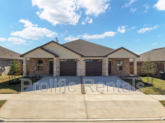 Foto del edificio - 5104 Rose Gdn Lp