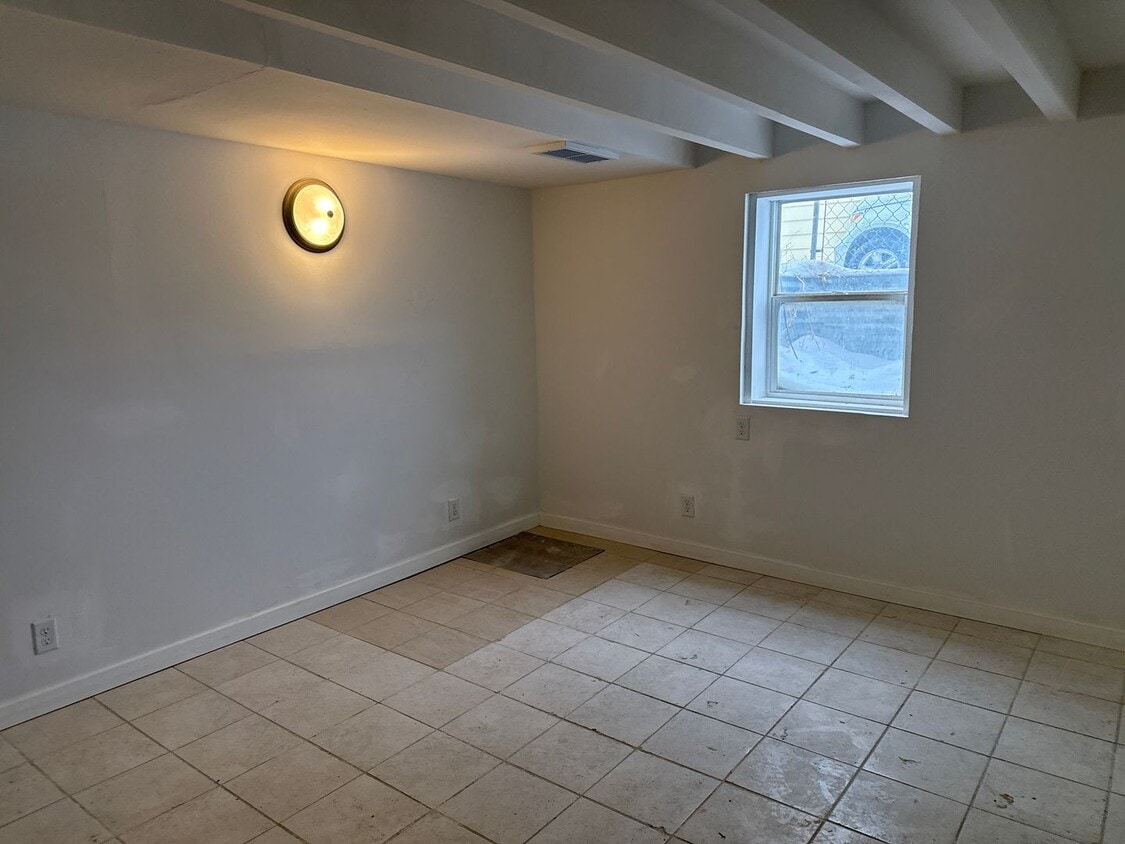 Foto del edificio - 328 W Mason St