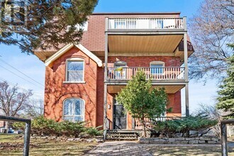 Building Photo - 190 Bayswater Ave