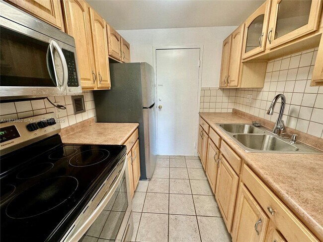 Foto del edificio - 900 NE 18th Ave