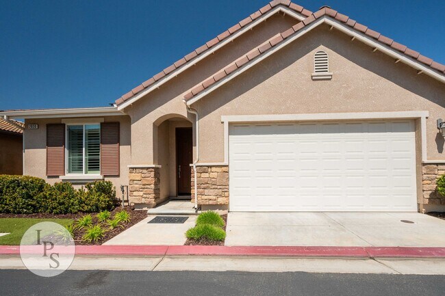 Building Photo - Copper Eastside Home, 2BR/2BA, CUSD, Gated...