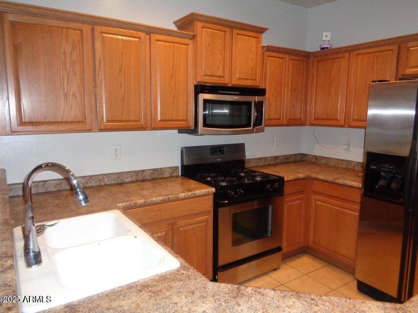 Foto del edificio - 42193 W Ramona St