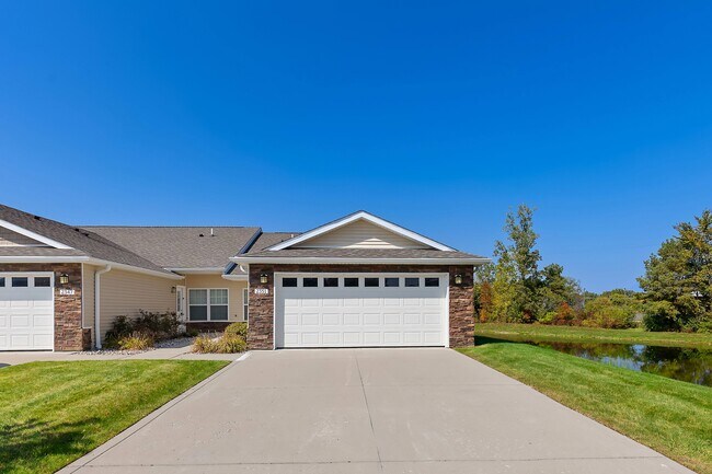 Building Photo - Redwood Grand Blanc