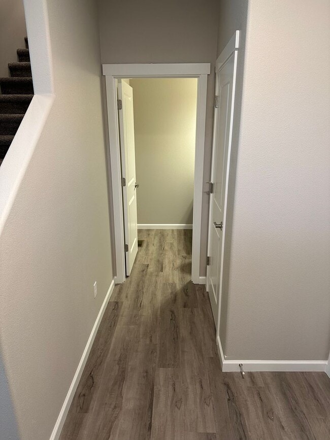 Building Photo - 418 /201 Duplex