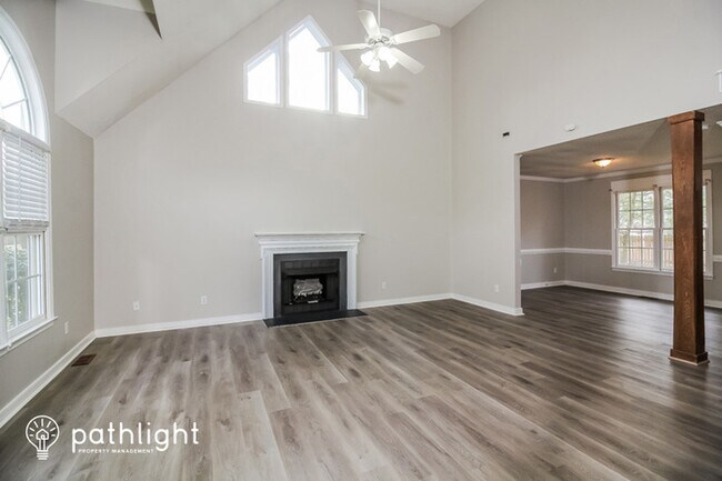 Foto del edificio - 1001 Greyledge Boulevard, Chester, VA, 23836