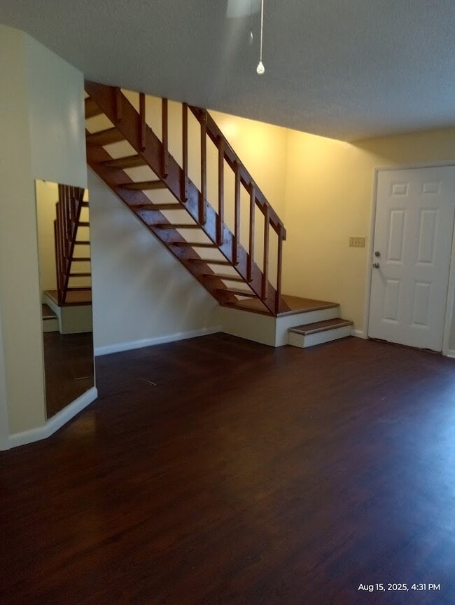 Living Room - 2929 Spring St