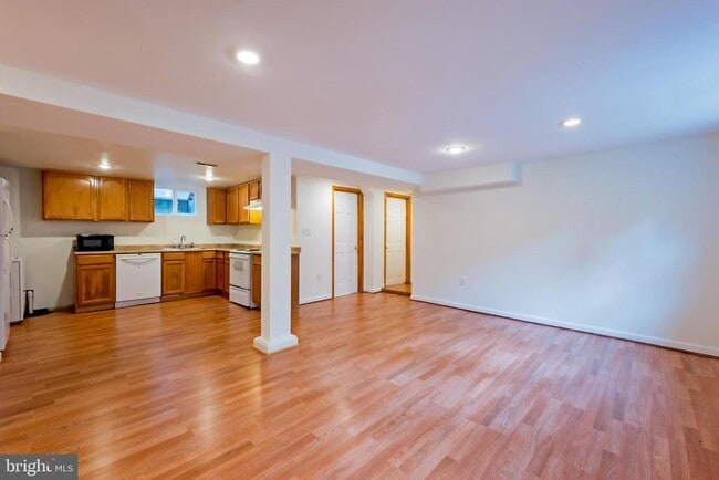 Building Photo - 7814 Garland Ave