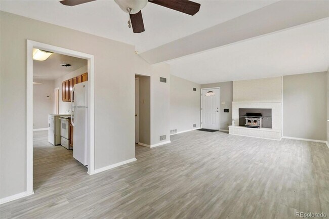 Building Photo - 5950 Dudley Ct
