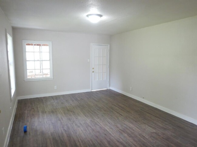 Foto del edificio - 6834 Evans St