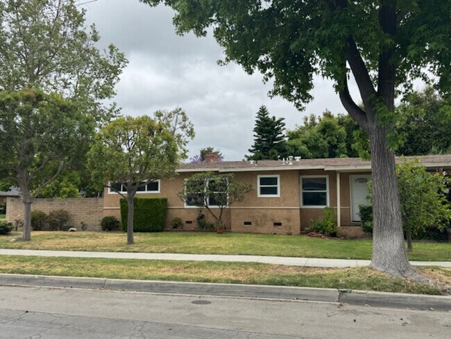 Foto del edificio - Newly Renovated 4 Bedroom 2 Bath home, wit...