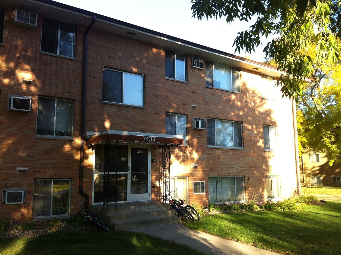 Primary Photo - 7434 Oliver Ave S