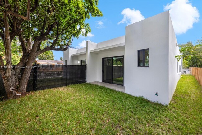 Building Photo - 6850 NW 4th Ave