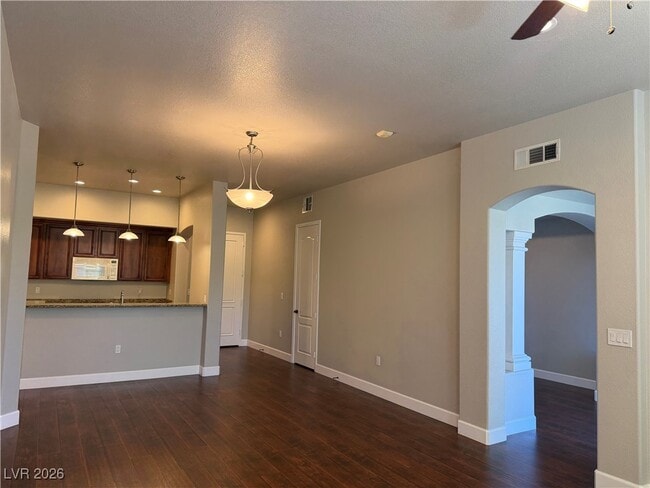 Foto del edificio - 56 E Serene Ave